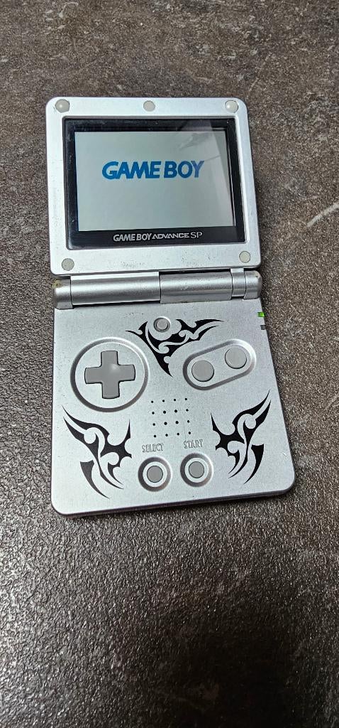Gameboy SP Tribal, Consoles de jeu & Jeux vidéo, Jeux | Nintendo Game Boy, Utilisé, Enlèvement ou Envoi