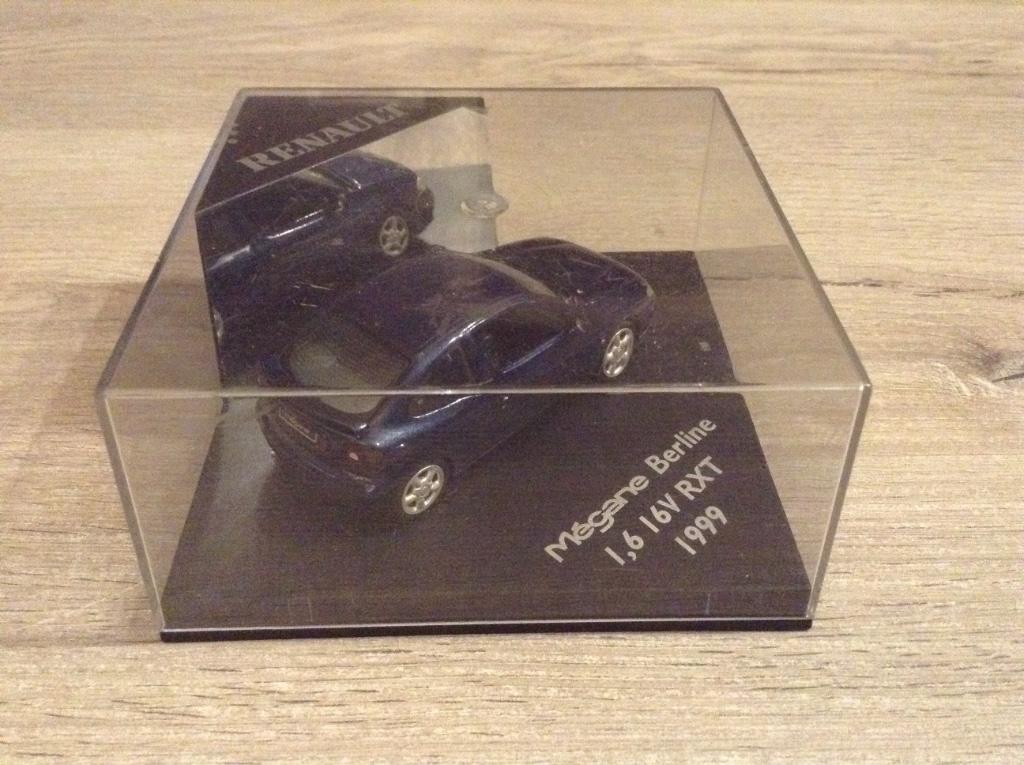 Miniatuur auto Renault Megane Berline (1999) (Nieuw), Ophalen of Verzenden, Nieuw, Auto, Overige merken