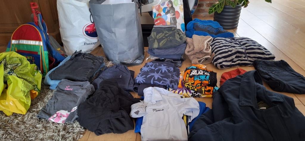 2 zakken kinderkleren en andere., Ophalen, Maat 152