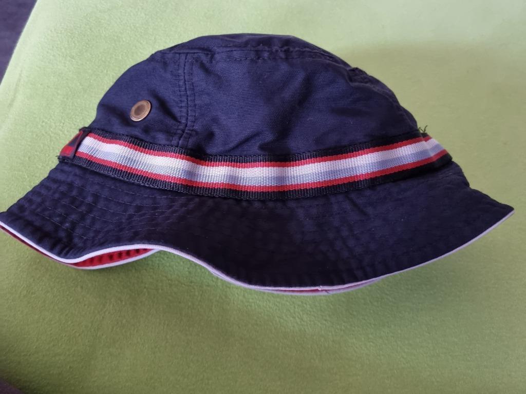 Chapeau soleil ado adulte  bleu foncé ligne tissu tricolore, Enlèvement ou Envoi, Porté, Chapeau