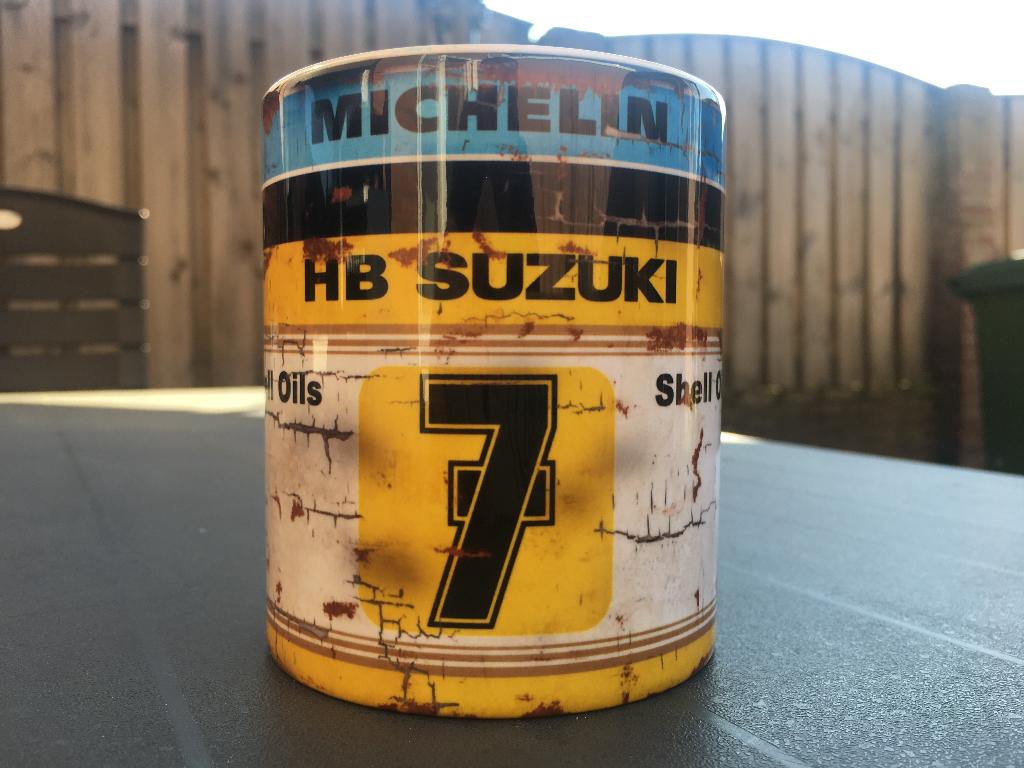 Barry Sheene HB Suzuki mok Vintage olie Moto GP, Enlèvement ou Envoi, Neuf, Motos