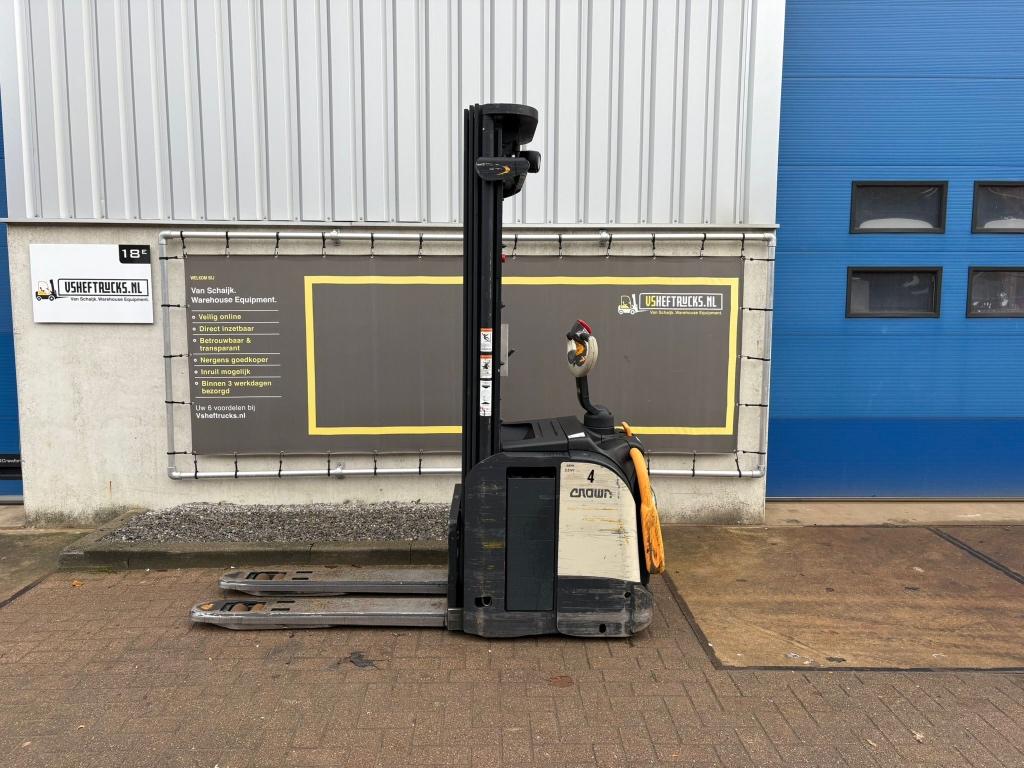 Gerbeur électrique Crown VS-22677 eti4000, Enlèvement ou Envoi, Utilisé