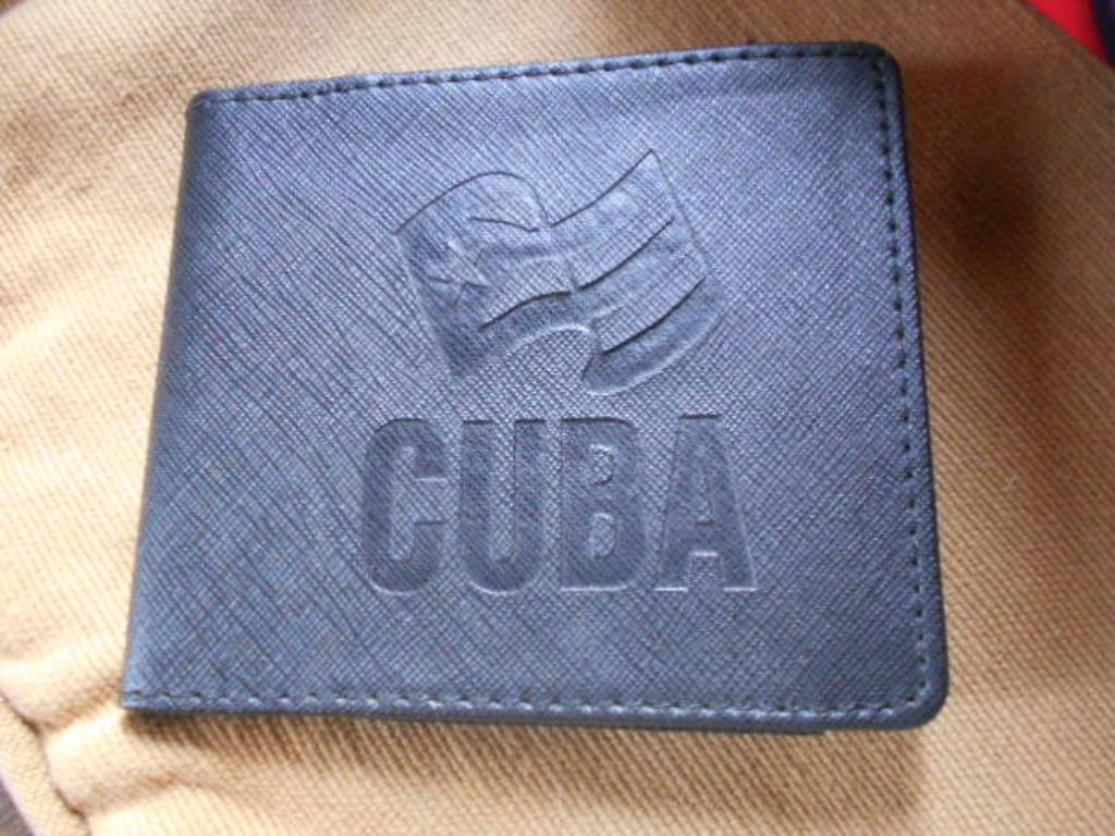 livres cuba, pièce de monnaie, boîte, porte-cartes etc, Enlèvement ou Envoi, Comme neuf