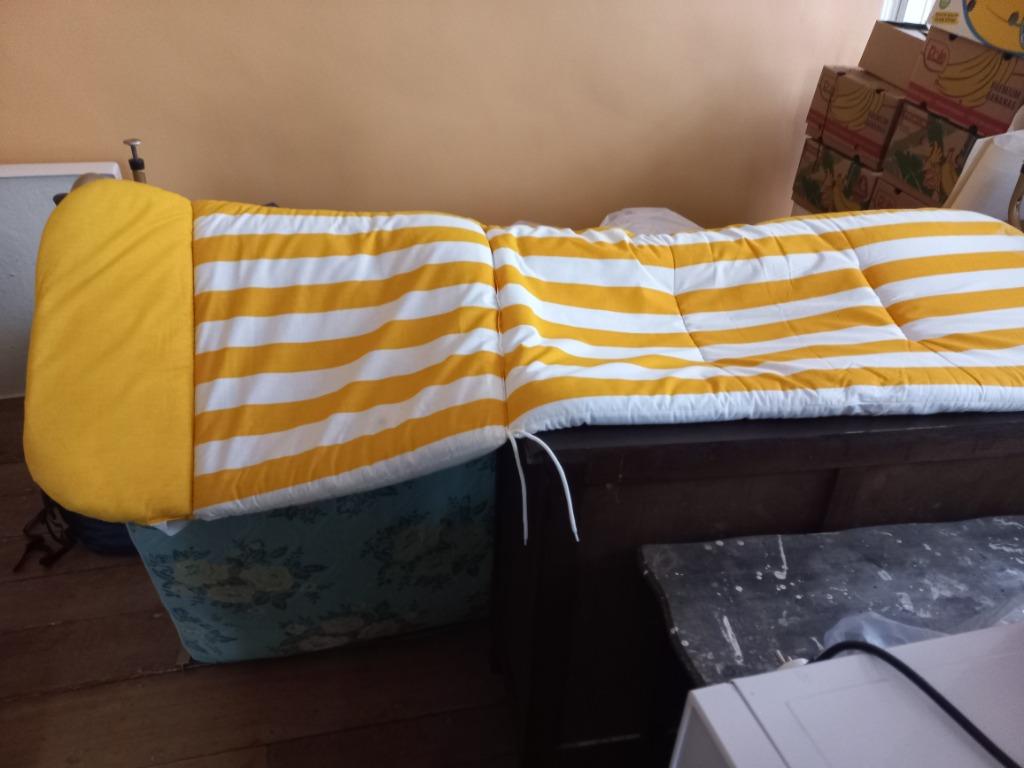 gele en witte tuin chaise longue matras, Ophalen, Gebruikt, Inklapbaar