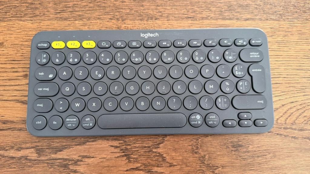Clavier Bluetooth Logitech K380 – AZERTY – Comme neuf – 25 €, Ophalen, Logitech, Azerty, Zo goed als nieuw