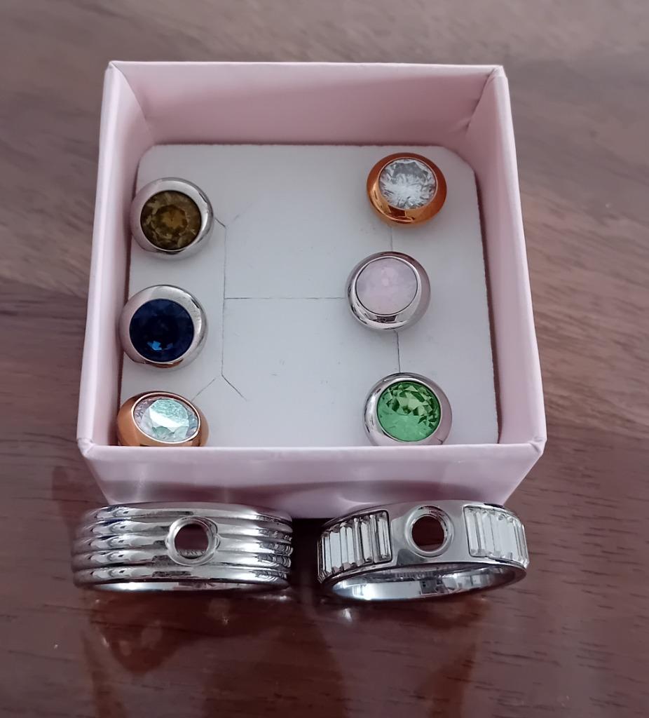 2 Melano ringen + wisselbare steentjes. Ringmaat 60., Handtassen en Accessoires, Ophalen