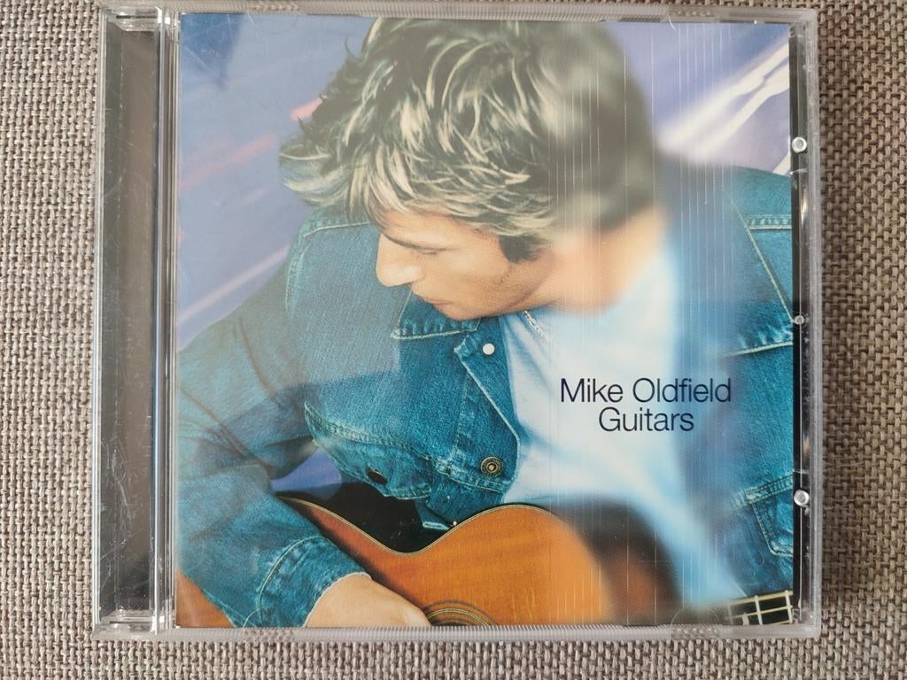 CD : MIKE OLDFIELD - GUITARS, Ophalen of Verzenden, Zo goed als nieuw
