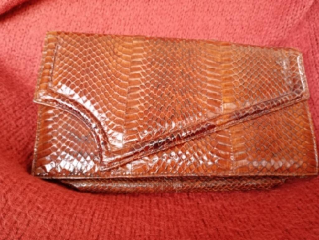 Pochette/pochette en peau de serpent marron, Enlèvement ou Envoi, Comme neuf, Brun, Sac de soirée