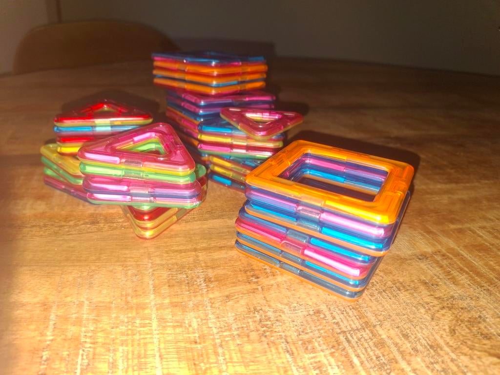 Magnetisch bouwspeelgoed, Ophalen