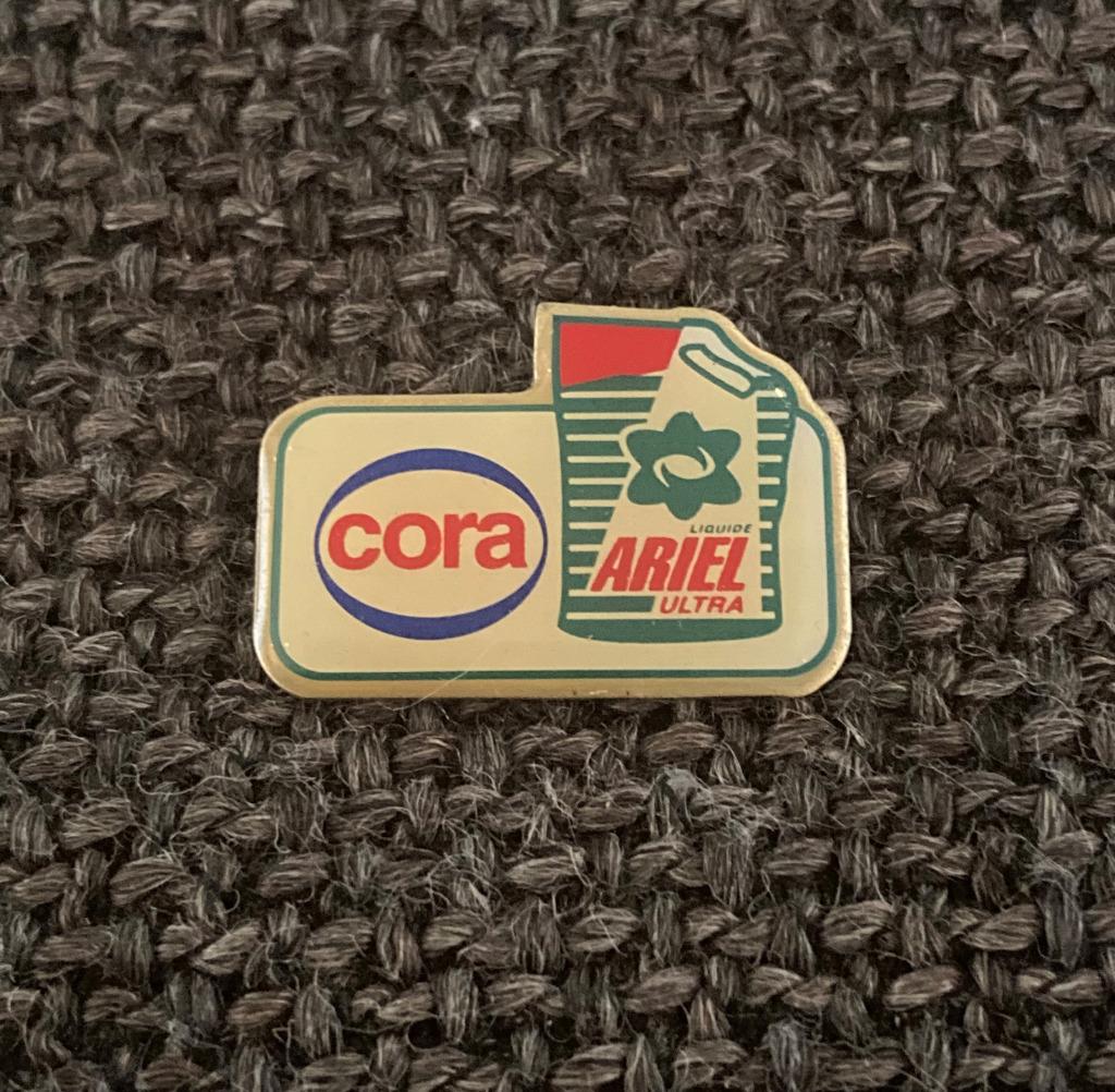 PIN - CORA - ARIEL ULTRA, Collections, Envoi, Utilisé, Marque, Insigne ou Pin's