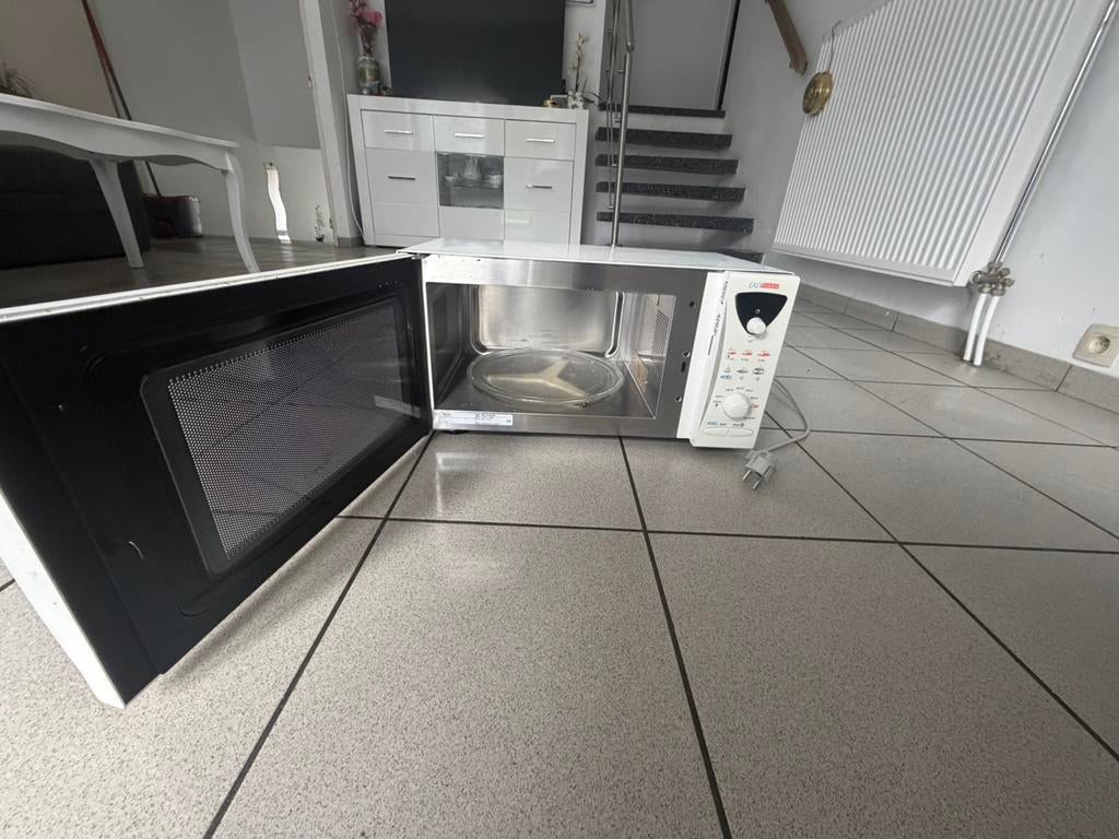 Micro-onde WHIRLPOOL VIP 20 comme neuf, Electroménager, Enlèvement ou Envoi, Comme neuf