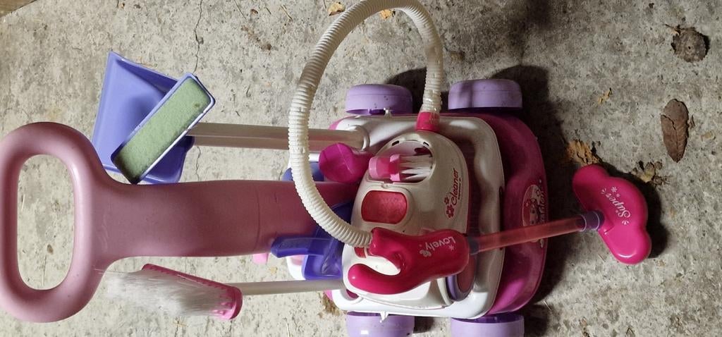 Chariot de ménage pour enfant., Comme neuf