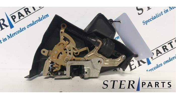 Deurslot Mechaniek 4Deurs links-achter van een Mercedes E-Kl, Ophalen of Verzenden, 3 maanden garantie, Gebruikt, Mercedes-Benz