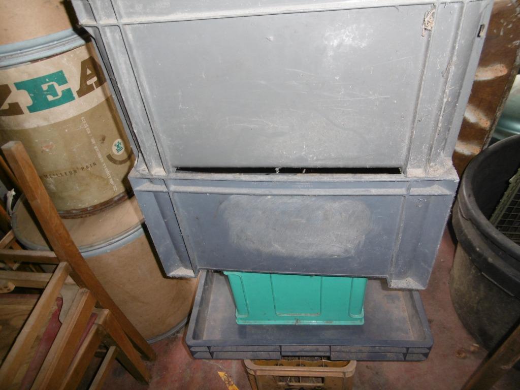 différentes caisses en plastique, plusieurs modèles et dimen, Casier, 35 à 50 cm, Enlèvement, Utilisé