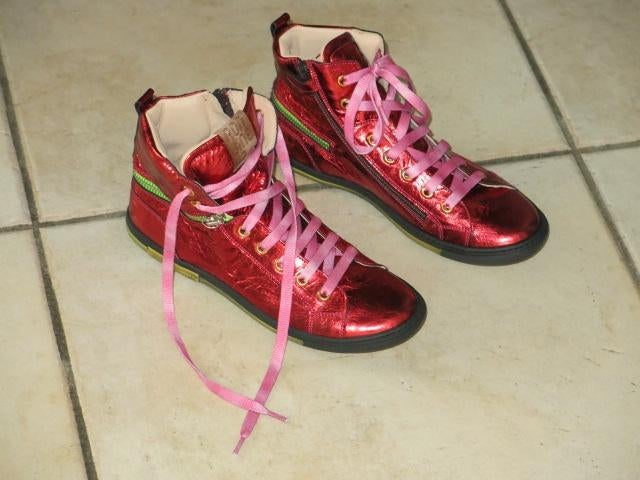 Leuke sneakers voor de durver, Rondinella, maat 36, NIEUW, Enfants & Bébés, Vêtements enfant | Chaussures & Chaussettes, Neuf