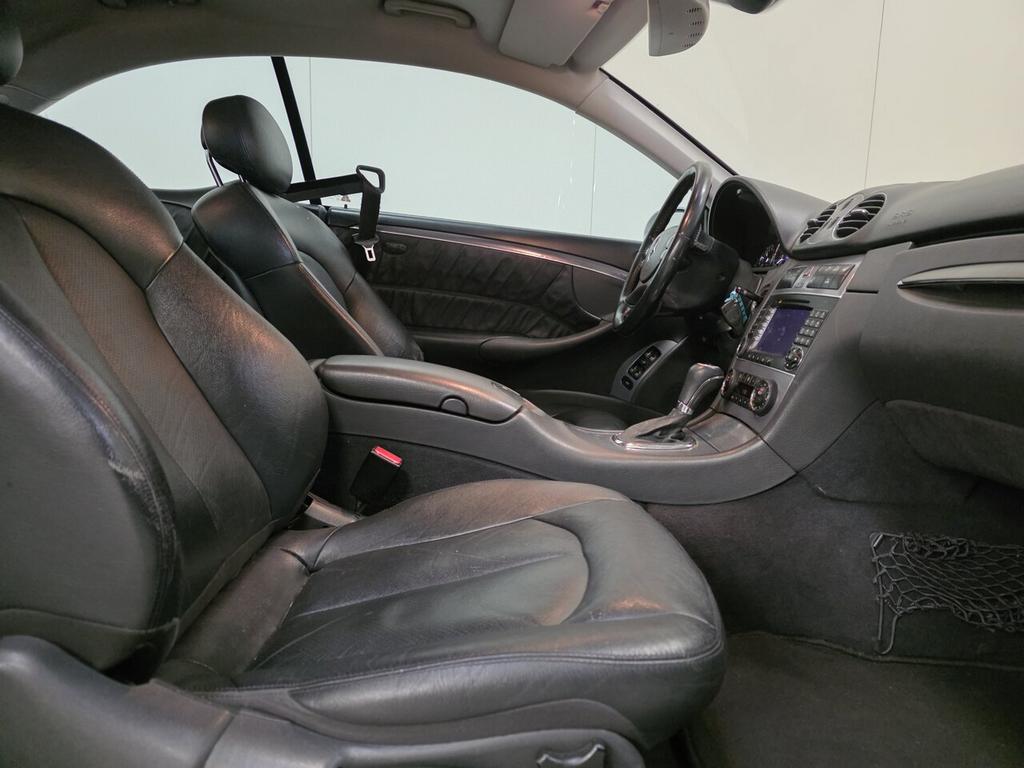 Mercedes-Benz CLK 200 Benzine Autom. - GPS - Goede Staat!, 4 zetels, Zwart, 4 cilinders, 0 kg