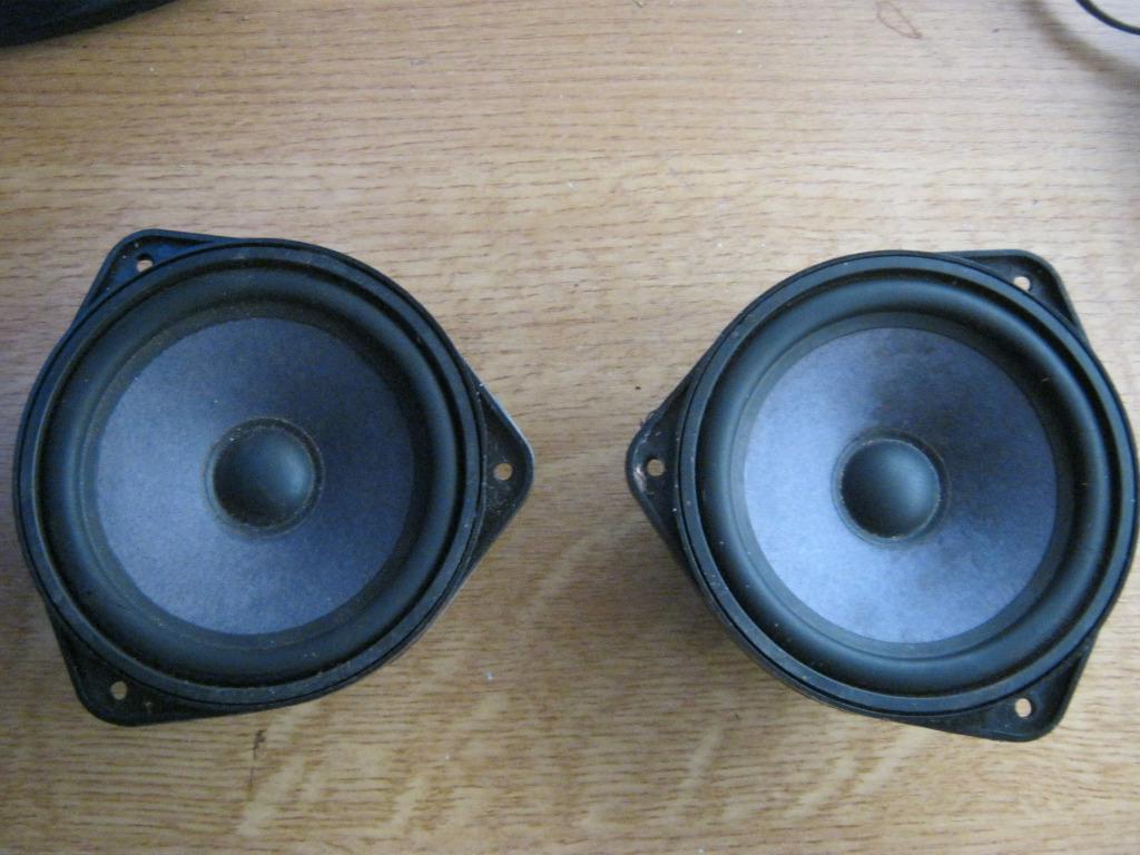 --- 2 haut-parleurs pour AUDI A4 B5 2002, Autos : Pièces & Accessoires, Enlèvement ou Envoi, Utilisé, Audi, Porte