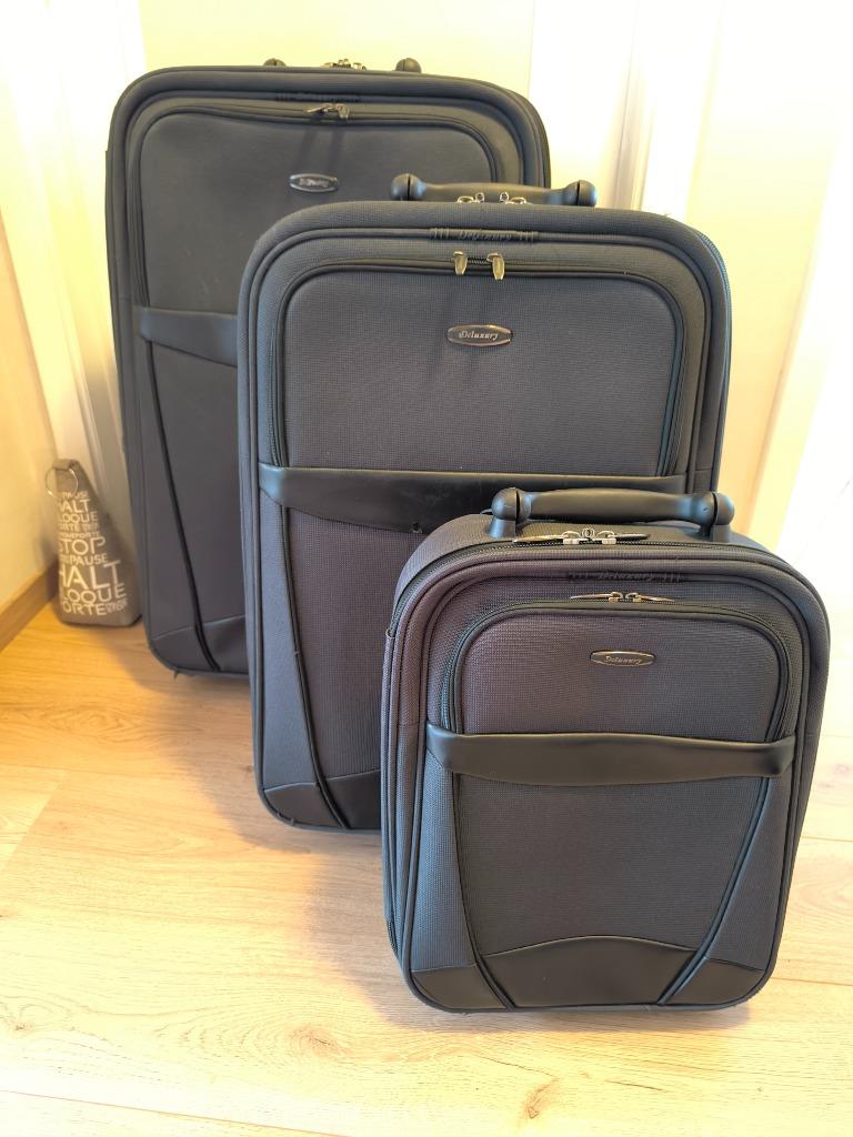Koffers (set van 3 ), Handtassen en Accessoires, Koffers, Ophalen, Gebruikt, Wieltjes