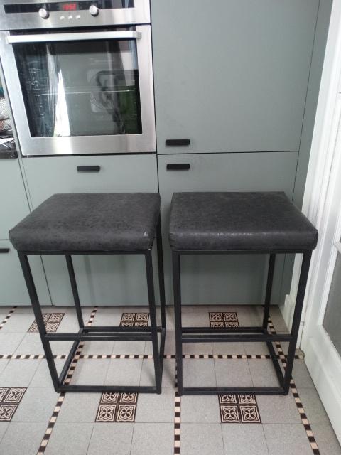 Paire de tabourets en acier hauteur 75 cm., Enlèvement, Utilisé