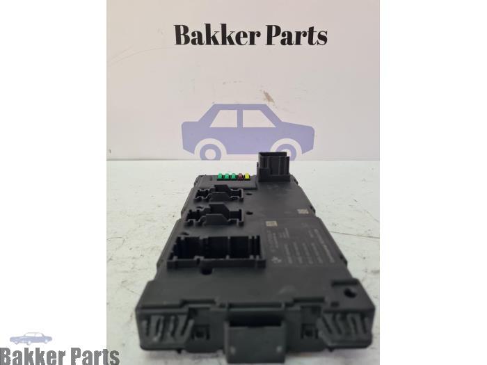 Boîte à fusibles d'un BMW 3-Serie, -, -, 3 mois de garantie, Utilisé