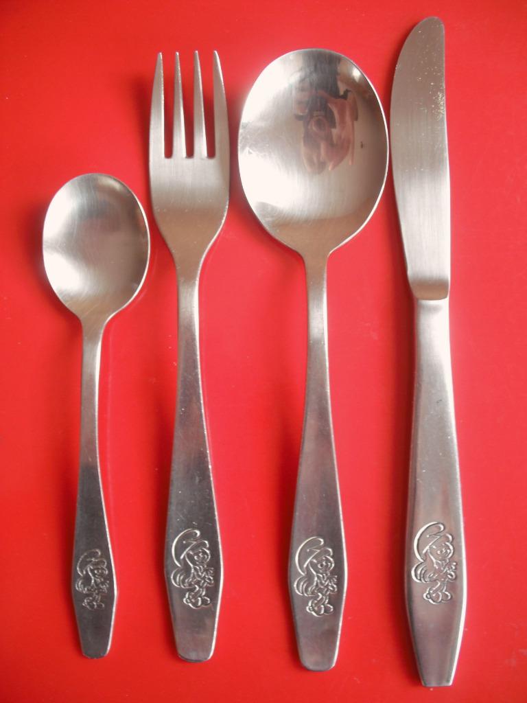Lot de 4 Couverts * SCHTROUMPFETTE *, Résiste au lave-vaisselle, Enlèvement ou Envoi, Ensemble de couverts, Utilisé