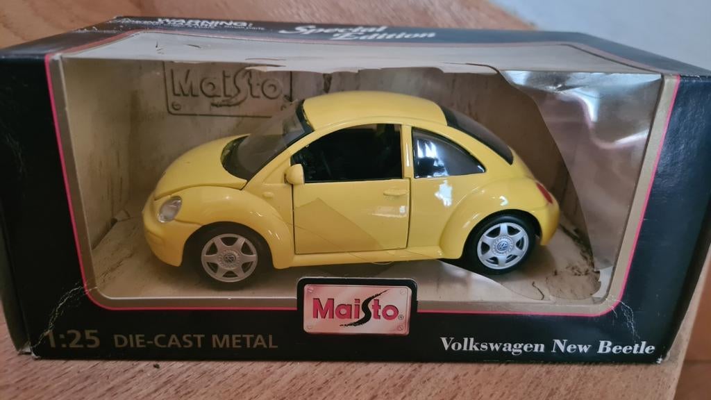 Model auto Volkswagen New Beetle metaal 1:25, Enlèvement ou Envoi, Comme neuf, Voiture