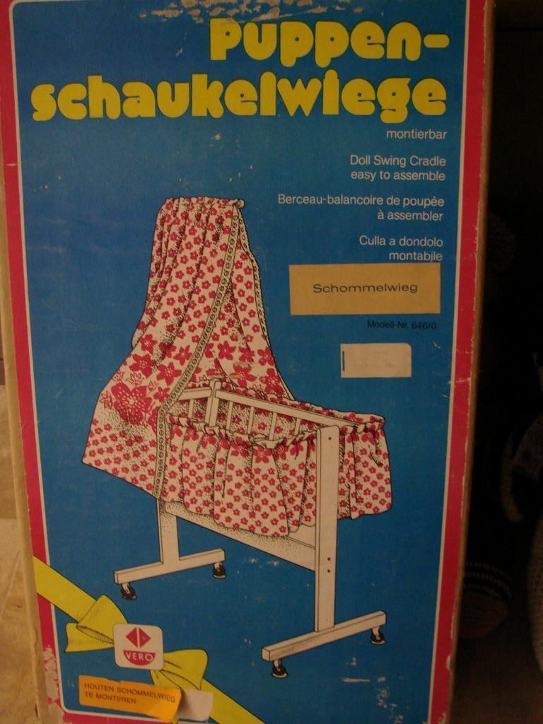 vintage: nieuw poppenwieg in doos, Ophalen, Zo goed als nieuw
