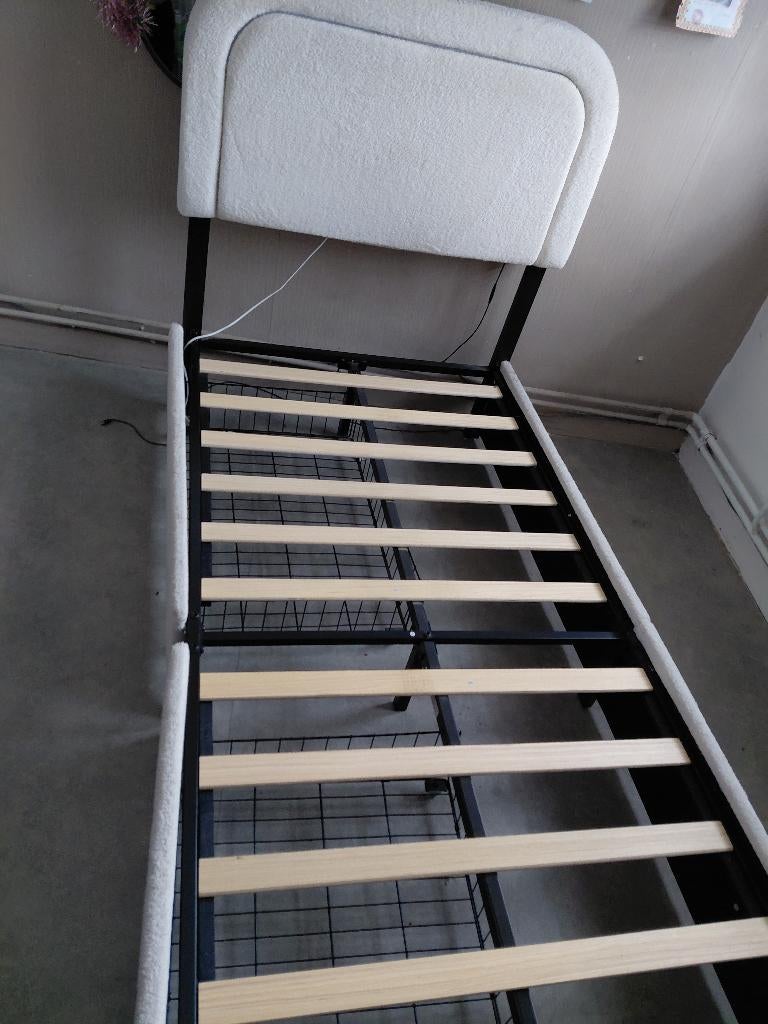 Lit 1personne a vendre 70 euros, 90 cm, Tissu, Une personne, Enlèvement
