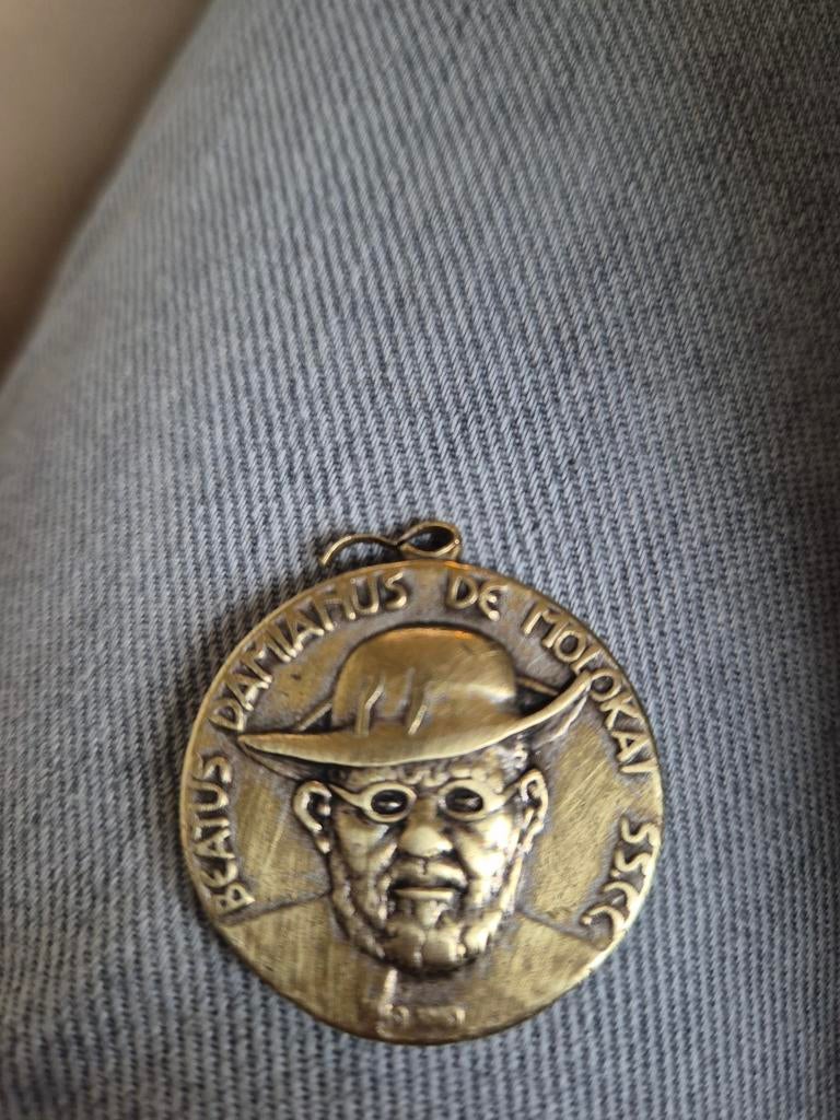 Bronzen penning van pater damiaan, Postzegels en Munten, Penningen en Medailles, Ophalen of Verzenden