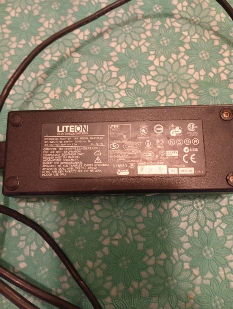 Chargeur pour trotinette électrique, Comme neuf