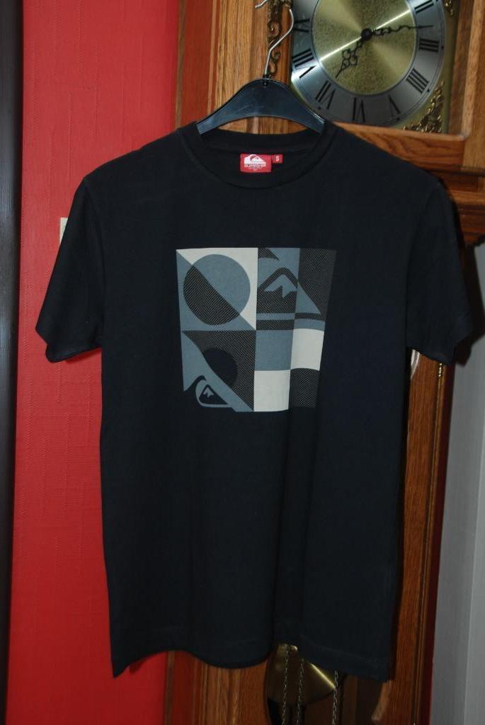 T-shirts homme"Quiksilver" O'neill Taille S Très bon à 10€, Enlèvement ou Envoi, Autres couleurs, Comme neuf, Quiksilver, O'neill