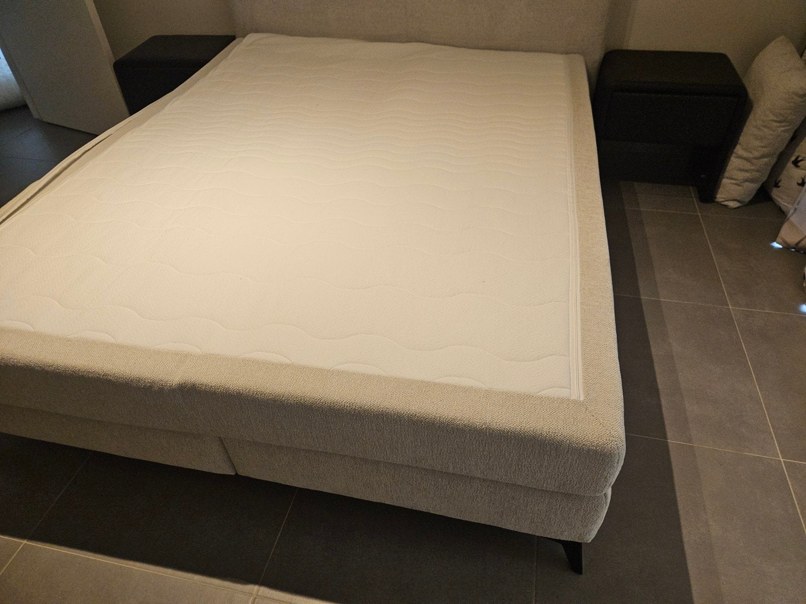 2 nouveaux matelas pour lit 1,60 sur 2m plus surmatelas, Enlèvement, 200 cm, 80 cm