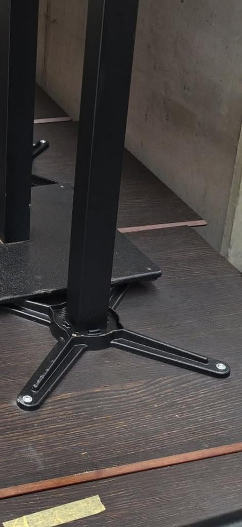 16x tafels volkern gietijzeren voet lot partij horeca, Ophalen of Verzenden
