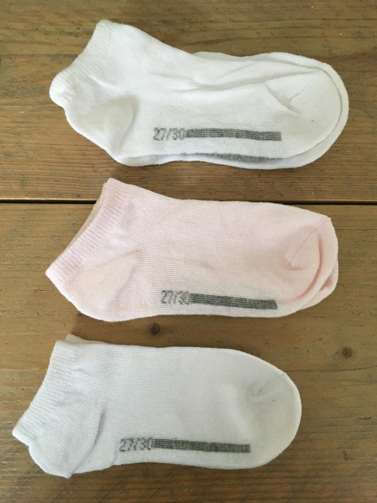 chaussettes/bas (chevilles/genouillères) 27 - 30 (neufs), Neuf, Enlèvement ou Envoi, Chaussettes, Fille