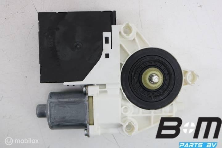 Raammotor rechtsvoor VW Tiguan 5N 5K0959792, Gebruikt