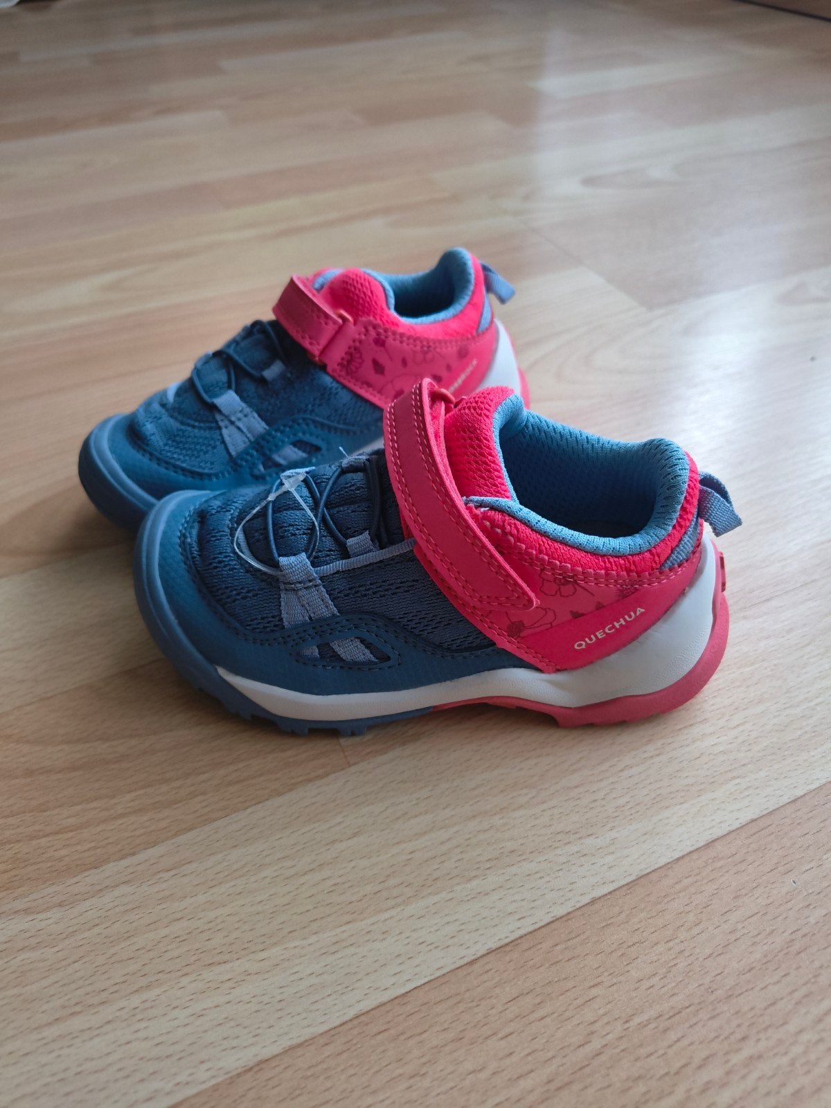 Baskets Decathlon Quechua taille EU 25.
Neuves, Meisje, Overige typen, Nieuw, Ophalen of Verzenden