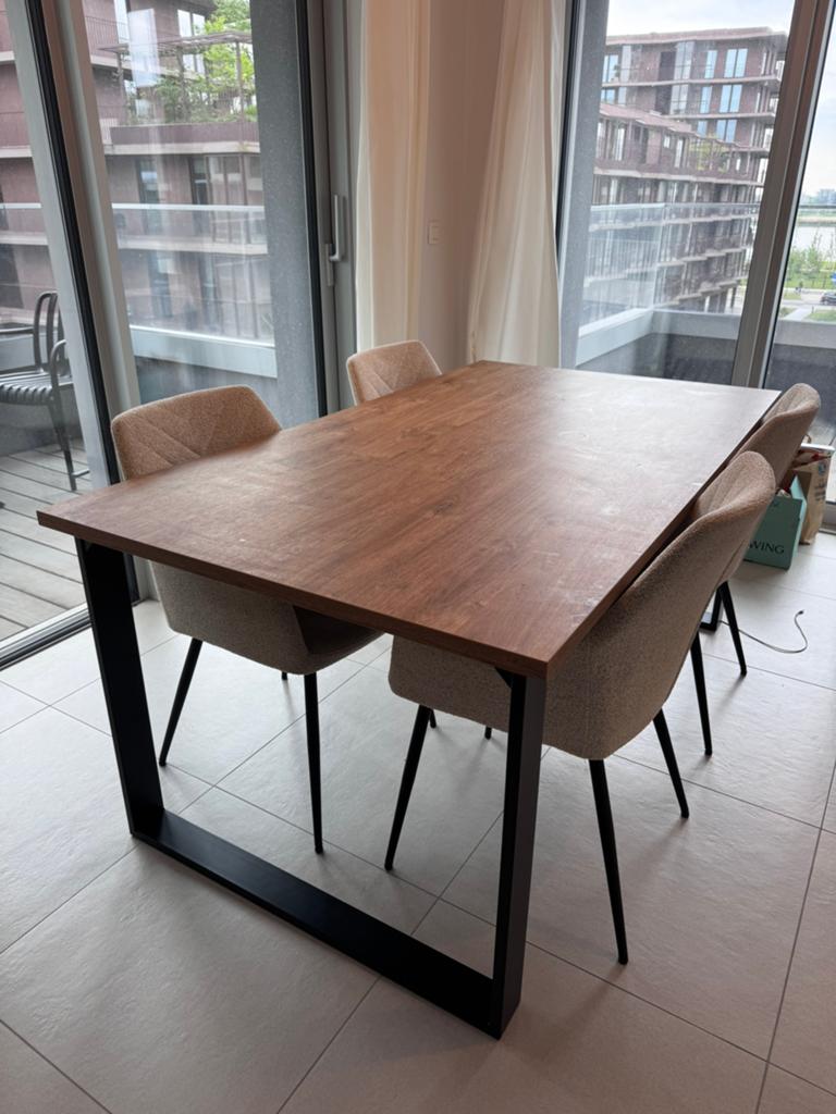 Eettafel met 4 stoelen, Ophalen, Zo goed als nieuw