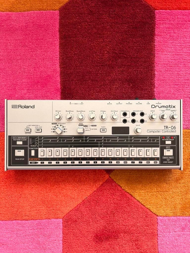Roland tr-06 drumcomputer, Muziek en Instrumenten, Ophalen, Zo goed als nieuw, Roland