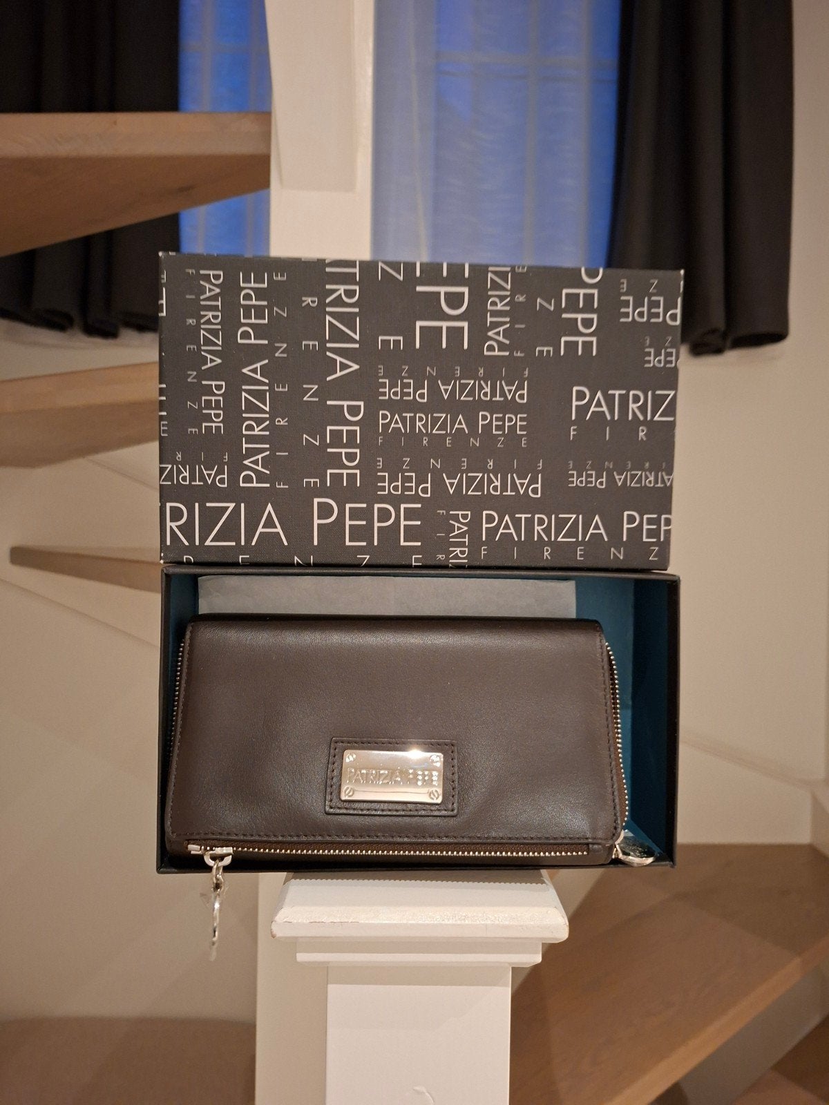 portefeuille multifonctionnel Patrizia Pepe, Enlèvement, Brun