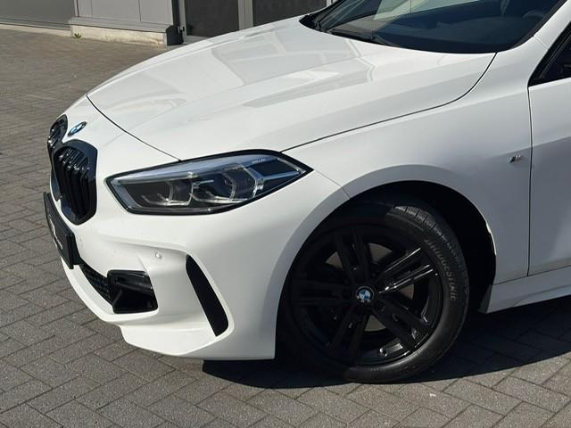 BMW 118I M-PAKKET LED, Auto's, Wit, Leder, Bedrijf, 5 zetels