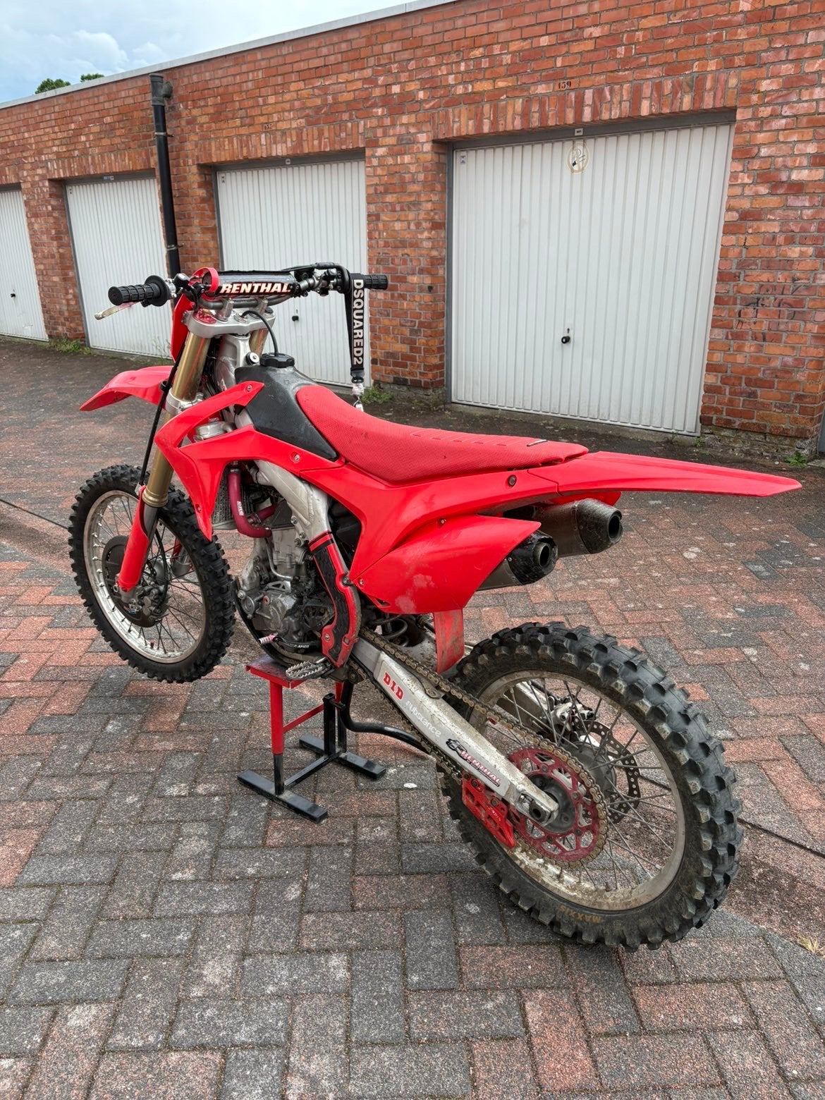 Crf250R 2015 (Nieuwe voorvelg nodig), Fietsen en Brommers, Ophalen of Verzenden, Zo goed als nieuw