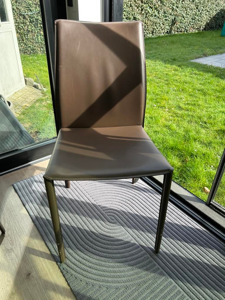 10 chaises en cuir, Brun, Enlèvement, Cinq, Six Chaises ou plus, Utilisé