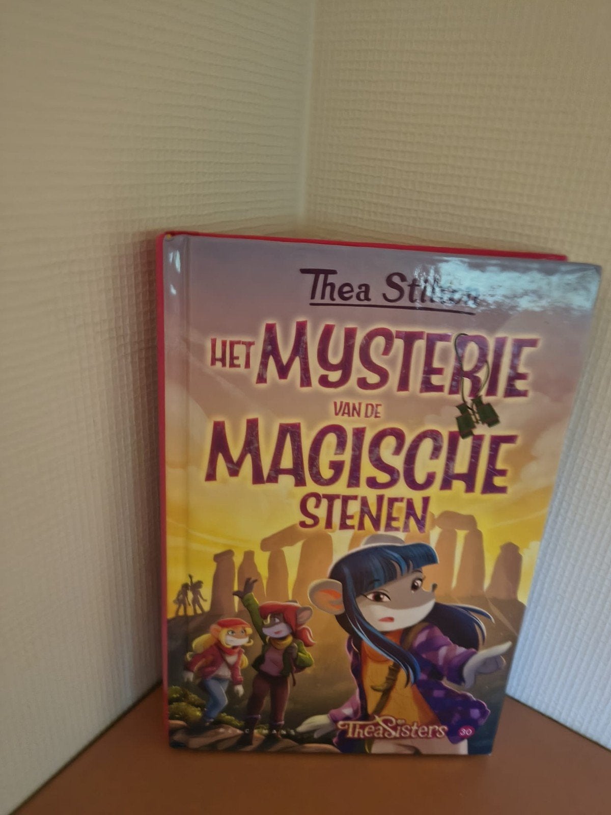 Thea Stilton - Het mysterie van de magische stenen, Ophalen, Thea Stilton