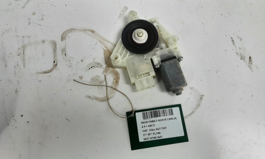 MOTEUR LEVE VITRE ELECTRIQUE AVANT DROIT Fabia III (NJ3), Utilisé, Avant, Skoda