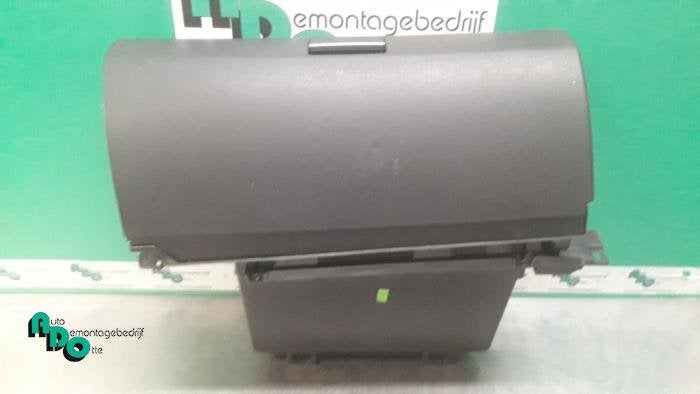 Boîte à gants d'un Mercedes A-Klasse (A-Klasse 04-), 3 mois de garantie, Utilisé, -, -