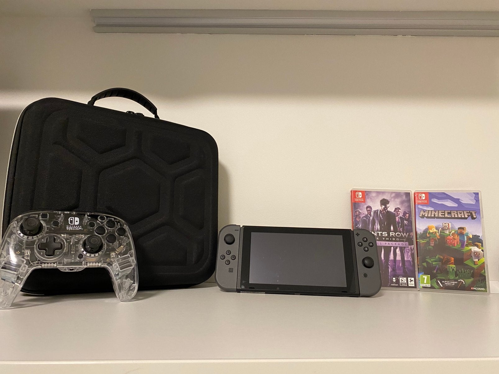 Nintendo Switch+Pro Controller+BigBen Tas+3 Spellen!, Ophalen, Met games, Met 2 controllers, Zo goed als nieuw