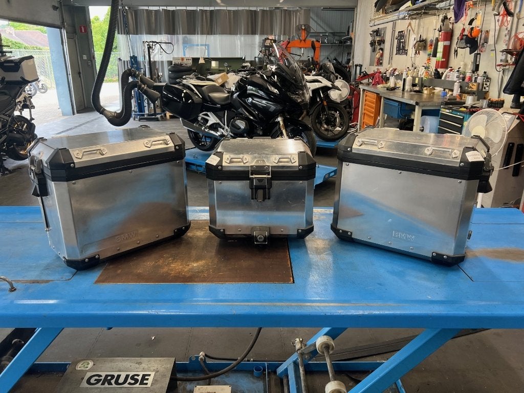 BMW R1250GSA alu koffer set, Motoren, Ophalen, Gebruikt