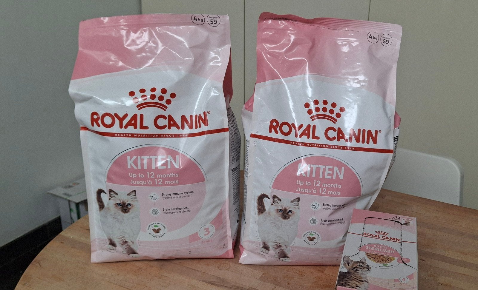 Royal Canin Kitten voordeelpakket:2x4kg droogvoer+12x natvoe, Dieren en Toebehoren, Ophalen