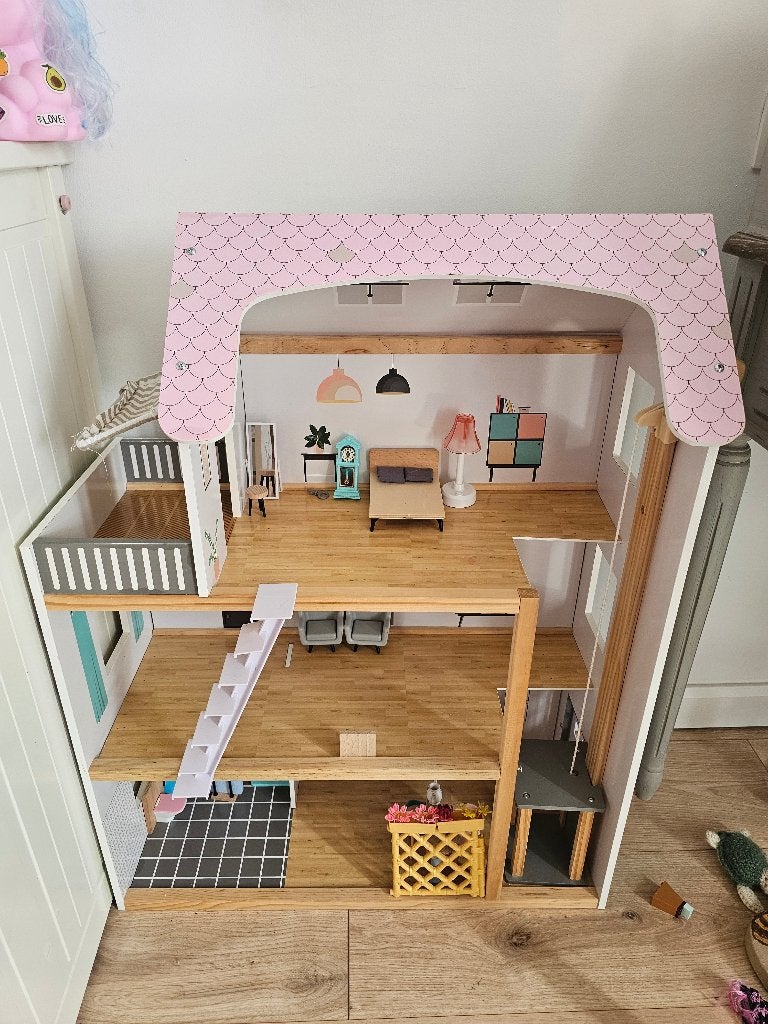 Houten poppenhuis 3 verdiepen met lift, Enlèvement, Comme neuf, Maison de poupées