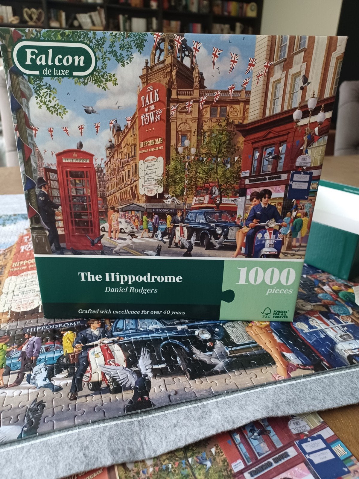 falcon puzzel 1000 stukjes, Ophalen of Verzenden, 500 t/m 1500 stukjes, Zo goed als nieuw, Legpuzzel